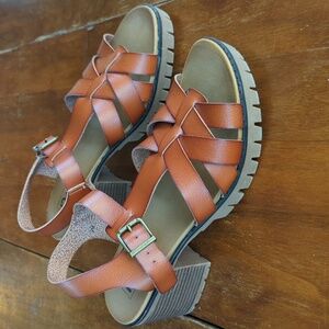 Pop Comfort Fit Brown Strappy Fisherman Lug Sole Women's Sandals, Size 9